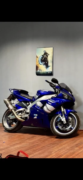 Yamaha YZF-R1 