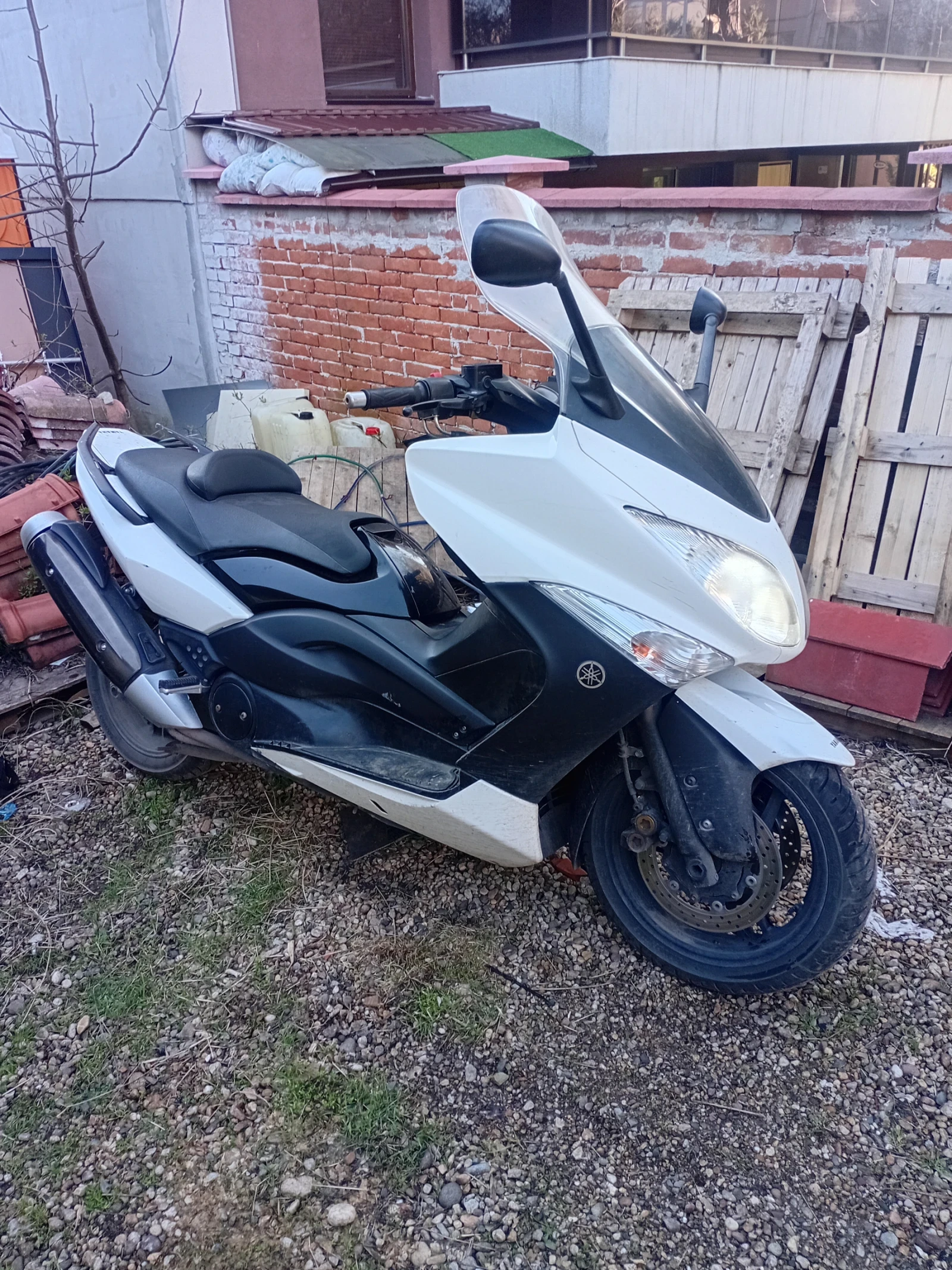 Yamaha T-max