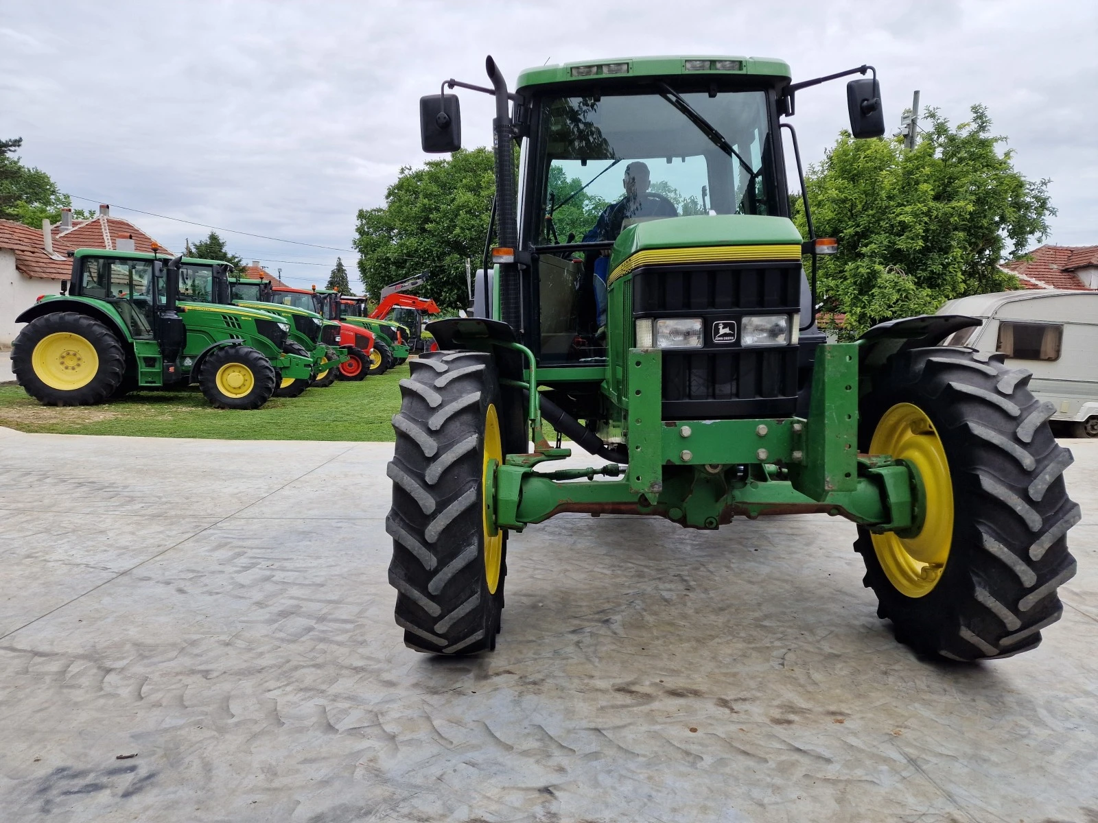 Трактор John Deere 6400 - изображение 3