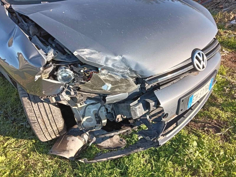 VW Golf, снимка 3 - Автомобили и джипове - 43996429