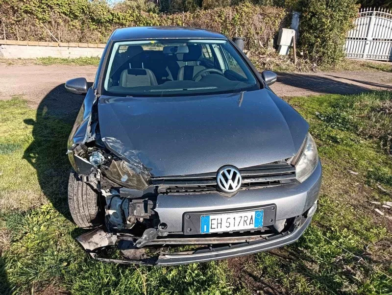 VW Golf, снимка 2 - Автомобили и джипове - 43996429