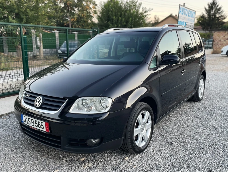 VW Touran Кожа* Подгрев* Шибедах, снимка 3 - Автомобили и джипове - 47389331