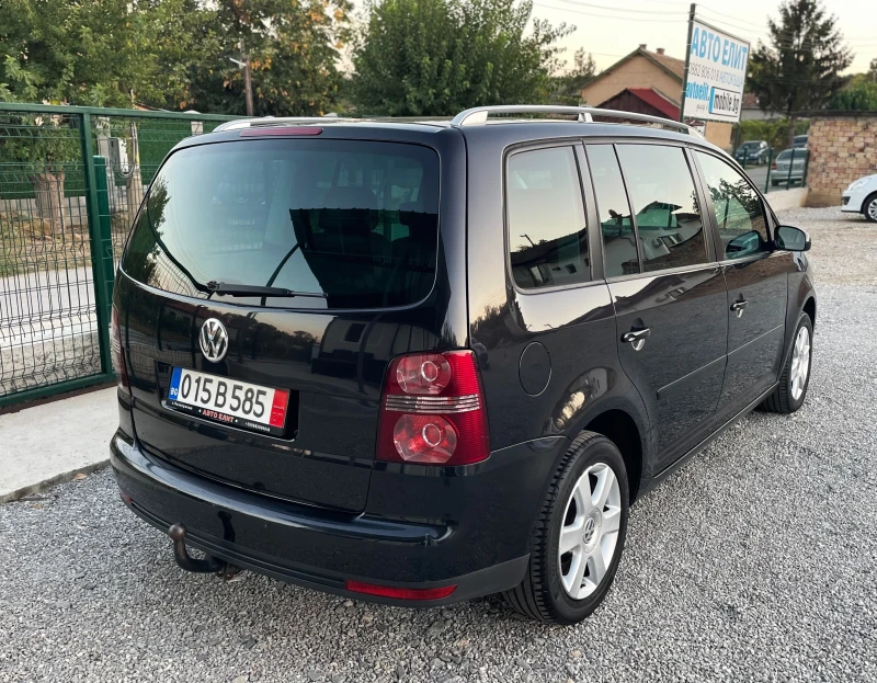 VW Touran Кожа* Подгрев* Шибедах, снимка 6 - Автомобили и джипове - 47389331