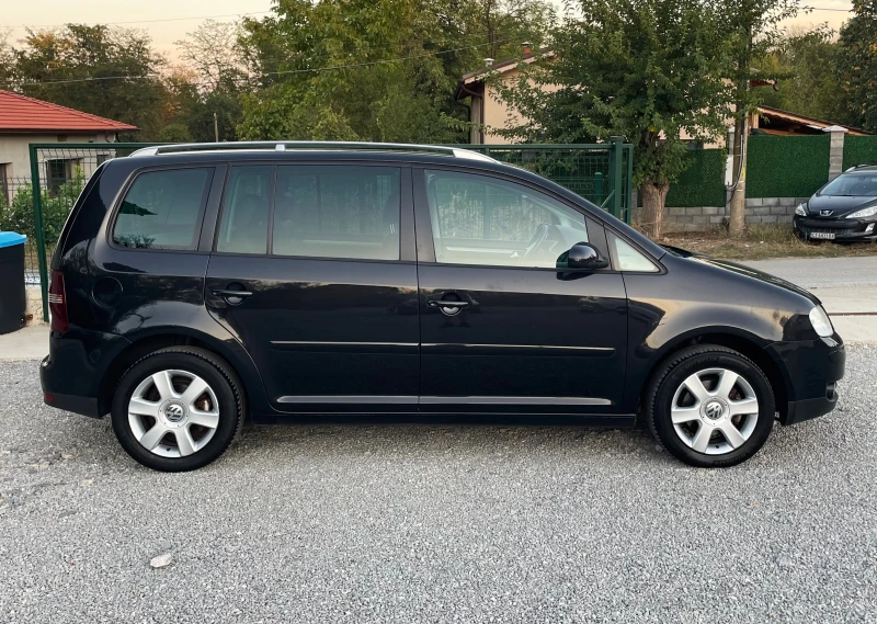 VW Touran Кожа* Подгрев* Шибедах, снимка 7 - Автомобили и джипове - 47389331