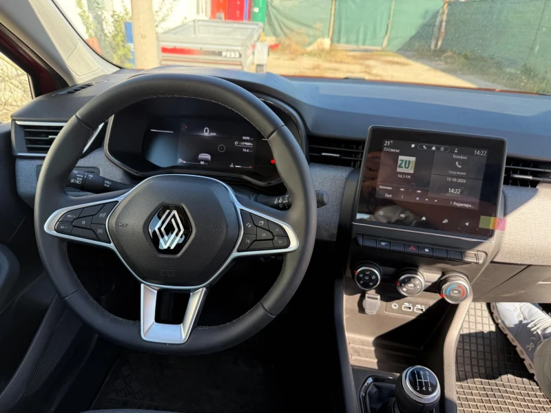 Renault Clio Всички екстри, снимка 7 - Автомобили и джипове - 47594717