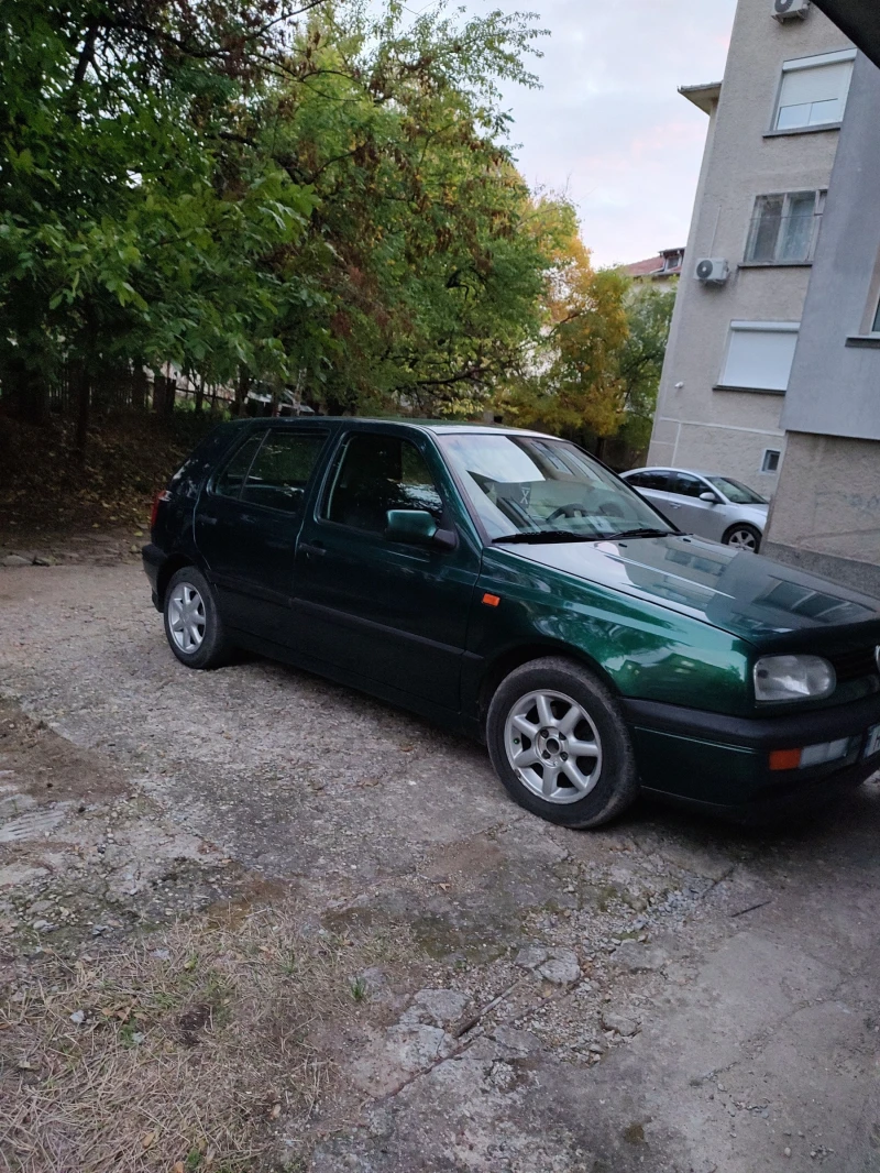 VW Golf, снимка 2 - Автомобили и джипове - 47883914