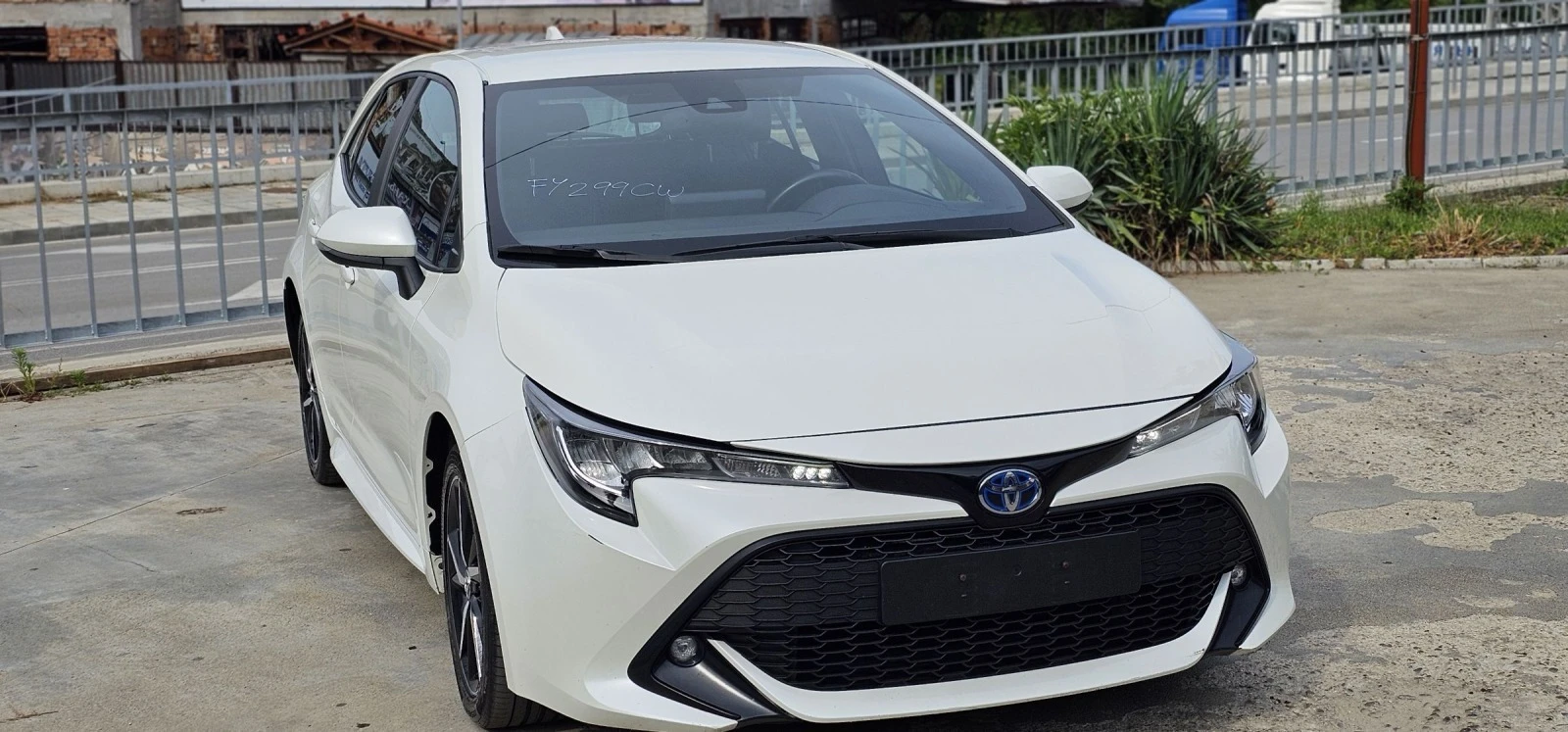 Toyota Corolla Hybrid* Бяла Перла* 100.000км* ГАРАНЦИОННА - изображение 10