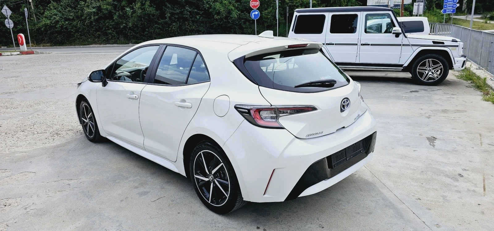 Toyota Corolla Hybrid* Бяла Перла* 100.000км* ГАРАНЦИОННА - изображение 9