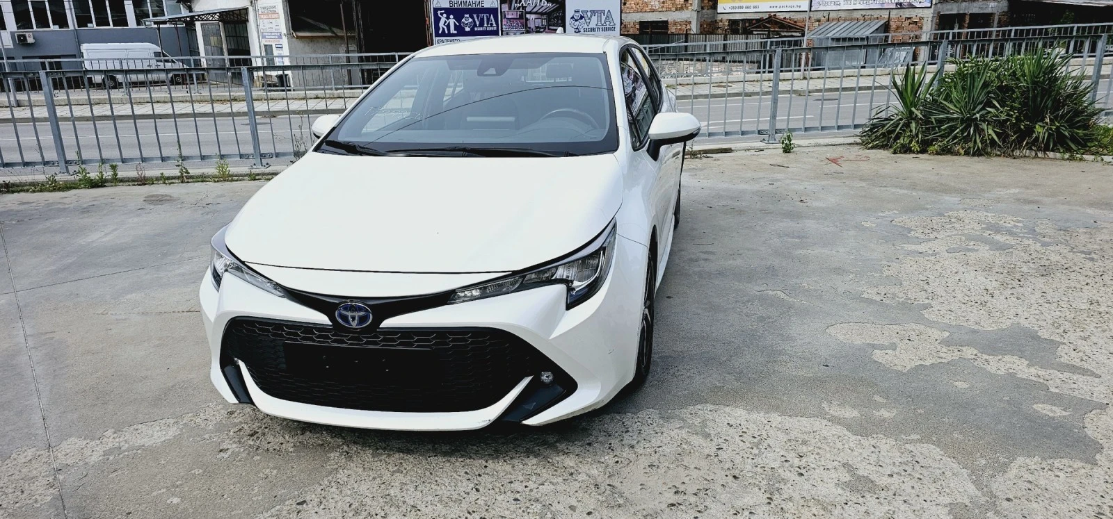 Toyota Corolla Hybrid* Бяла Перла* 100.000км* ГАРАНЦИОННА - изображение 3