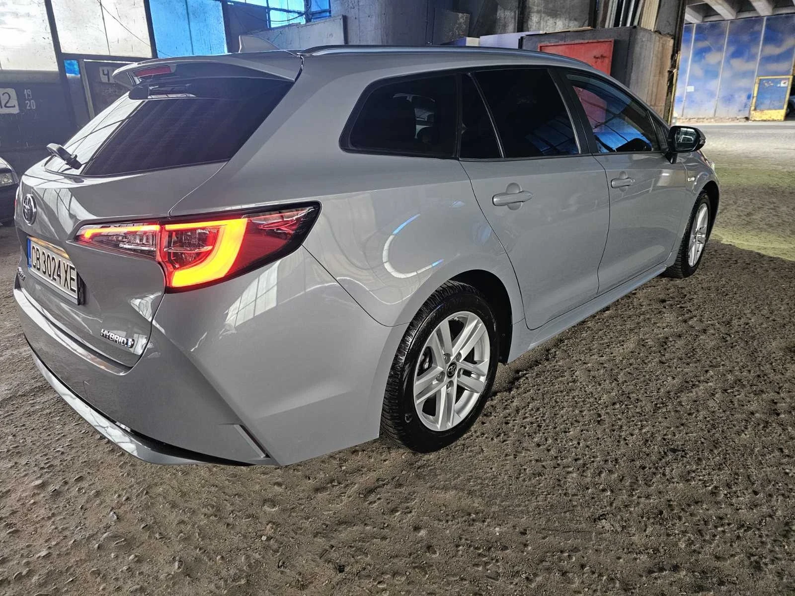 Toyota Corolla 1.8/122кс, в гаранция, 75х.км, хибрид  - изображение 6