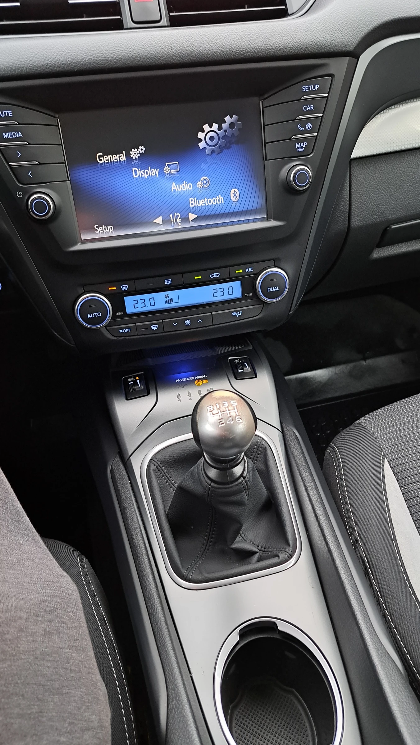 Toyota Avensis d4d 2.0 - изображение 10