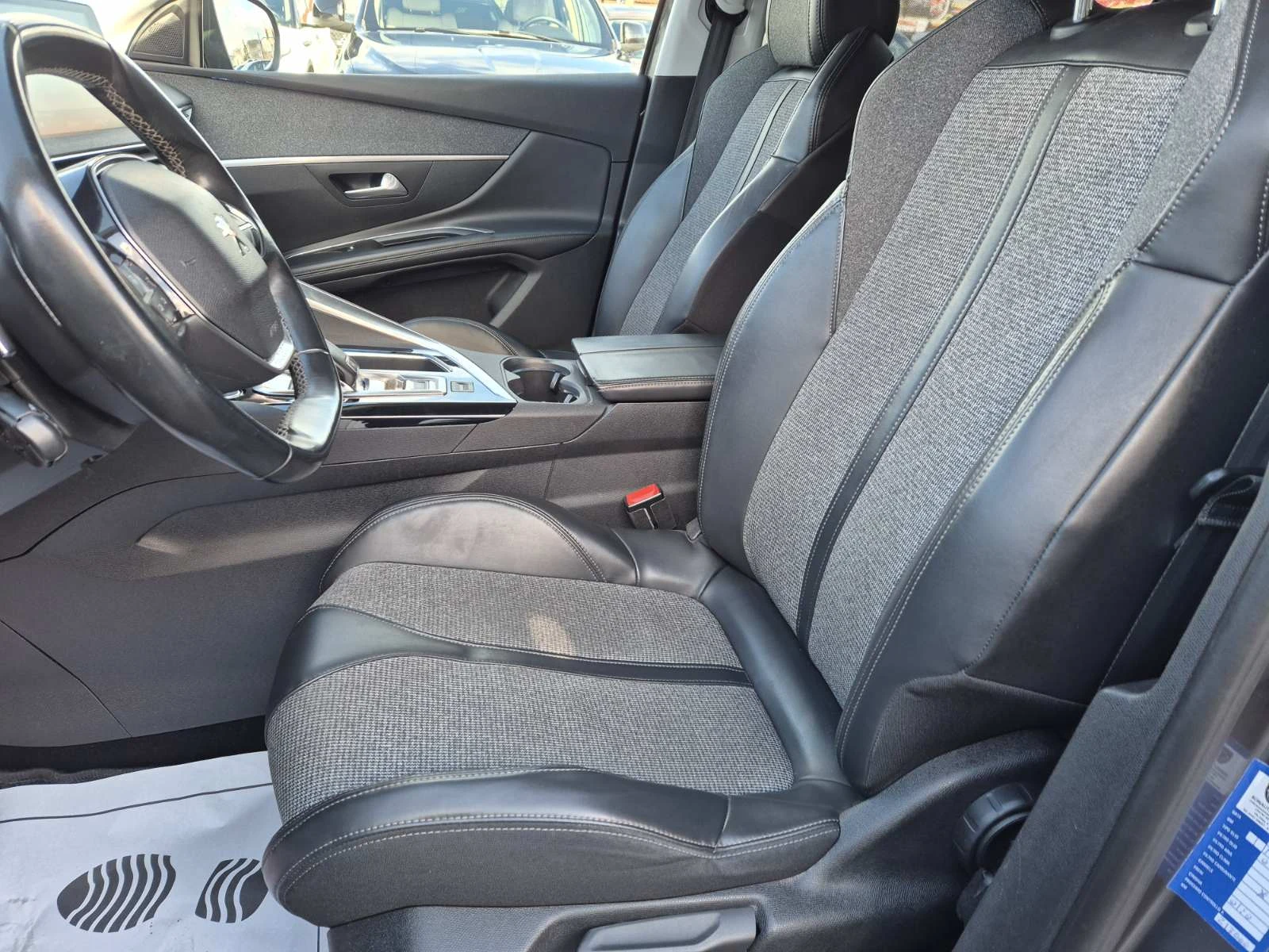 Peugeot 5008 1.6HDI-7 МЕСТА-КОЖА-СУПЕР СЪСТОЯНИЕ - изображение 7