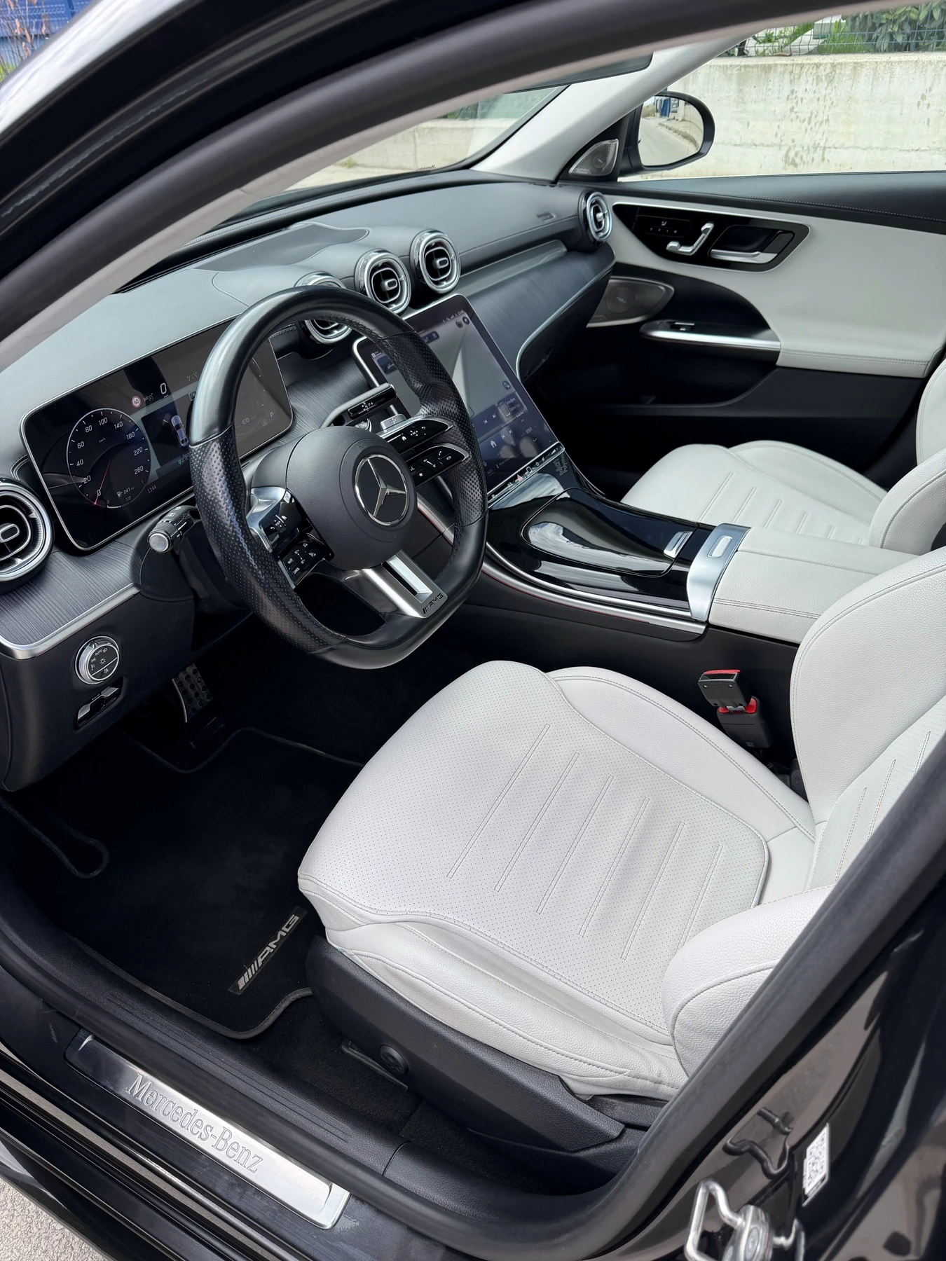 Mercedes-Benz C 220 AMG LINE/MildHYBRID/9G/360КАМЕРИ/DIGITALLIGHT, снимка 10 - Автомобили и джипове - 54116512