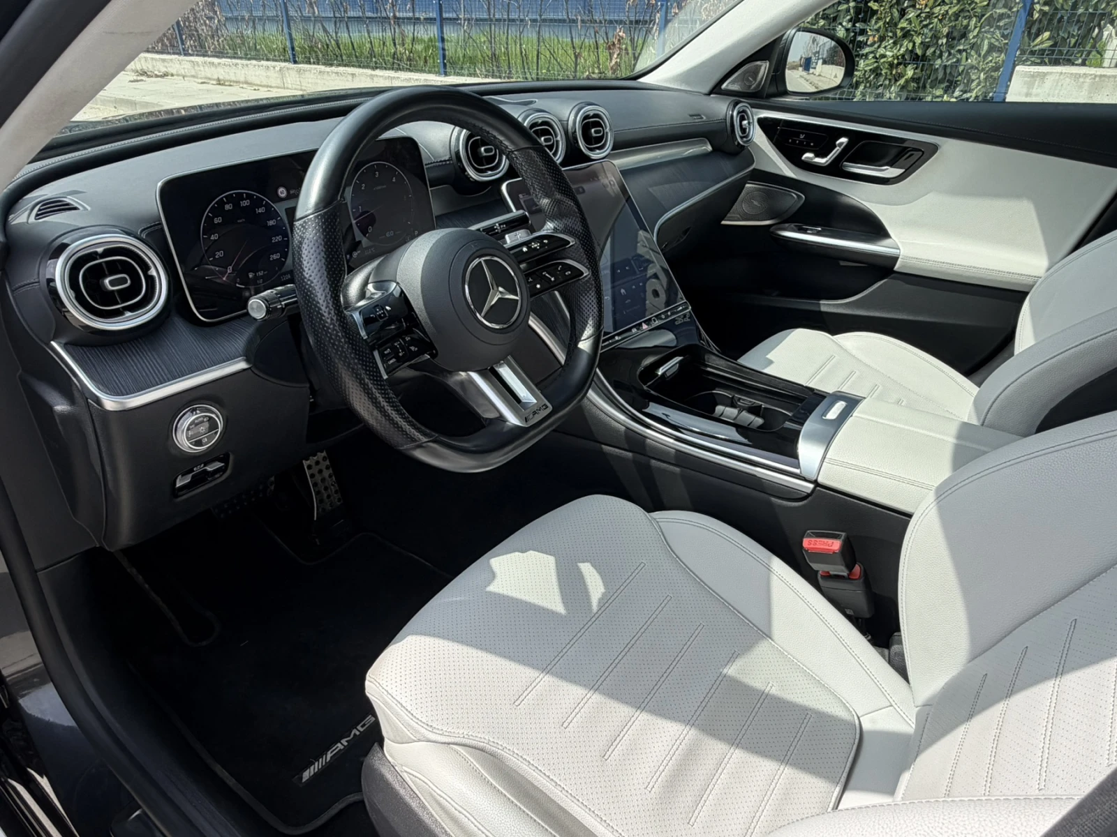 Mercedes-Benz C 220 AMG LINE/MildHYBRID/9G/360КАМЕРИ/DIGITALLIGHT, снимка 8 - Автомобили и джипове - 54116512