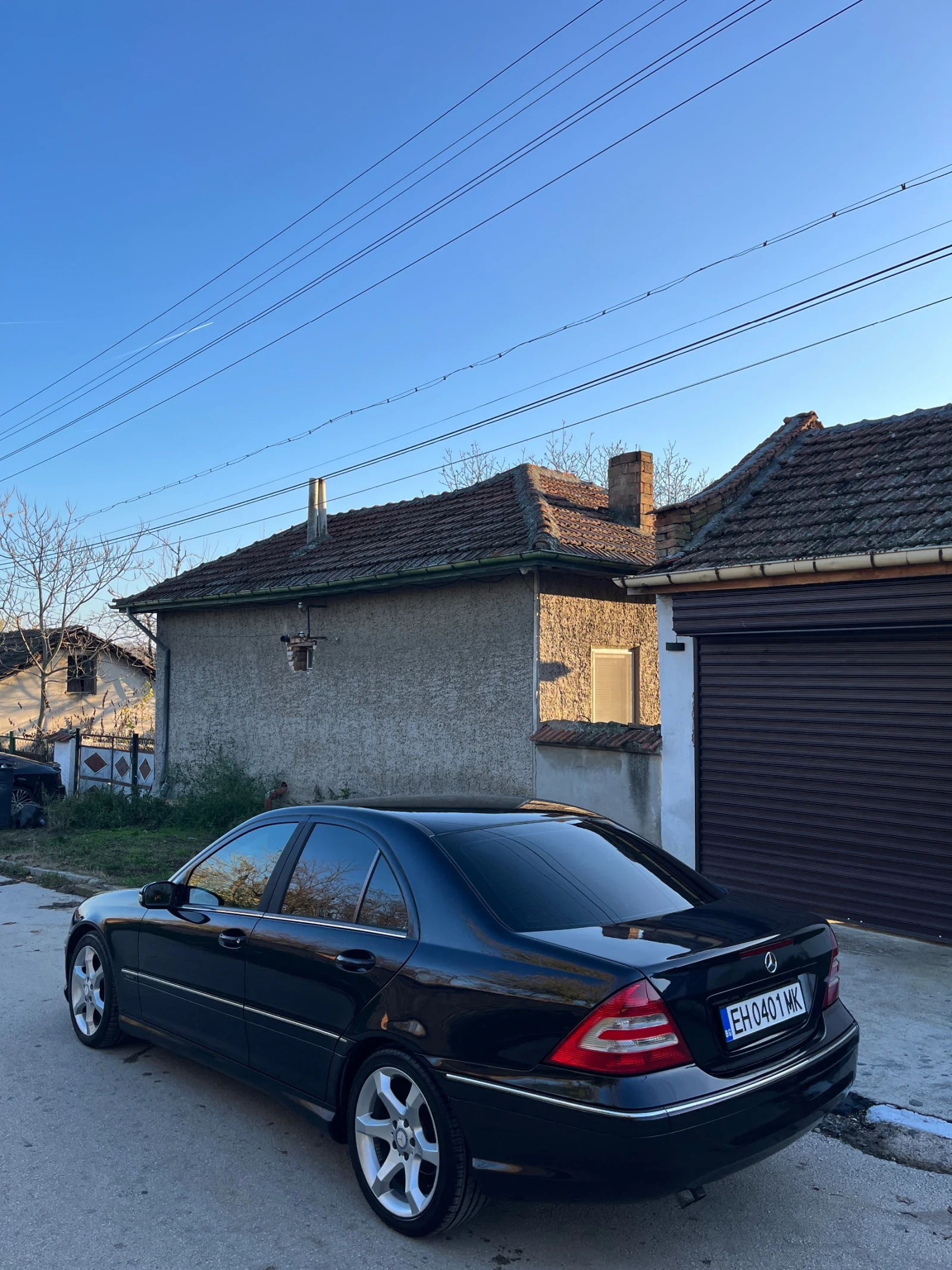 Mercedes-Benz C 200 AMG/Alcantara/CarPlay/АВТОМАТ, снимка 4 - Автомобили и джипове - 53815028