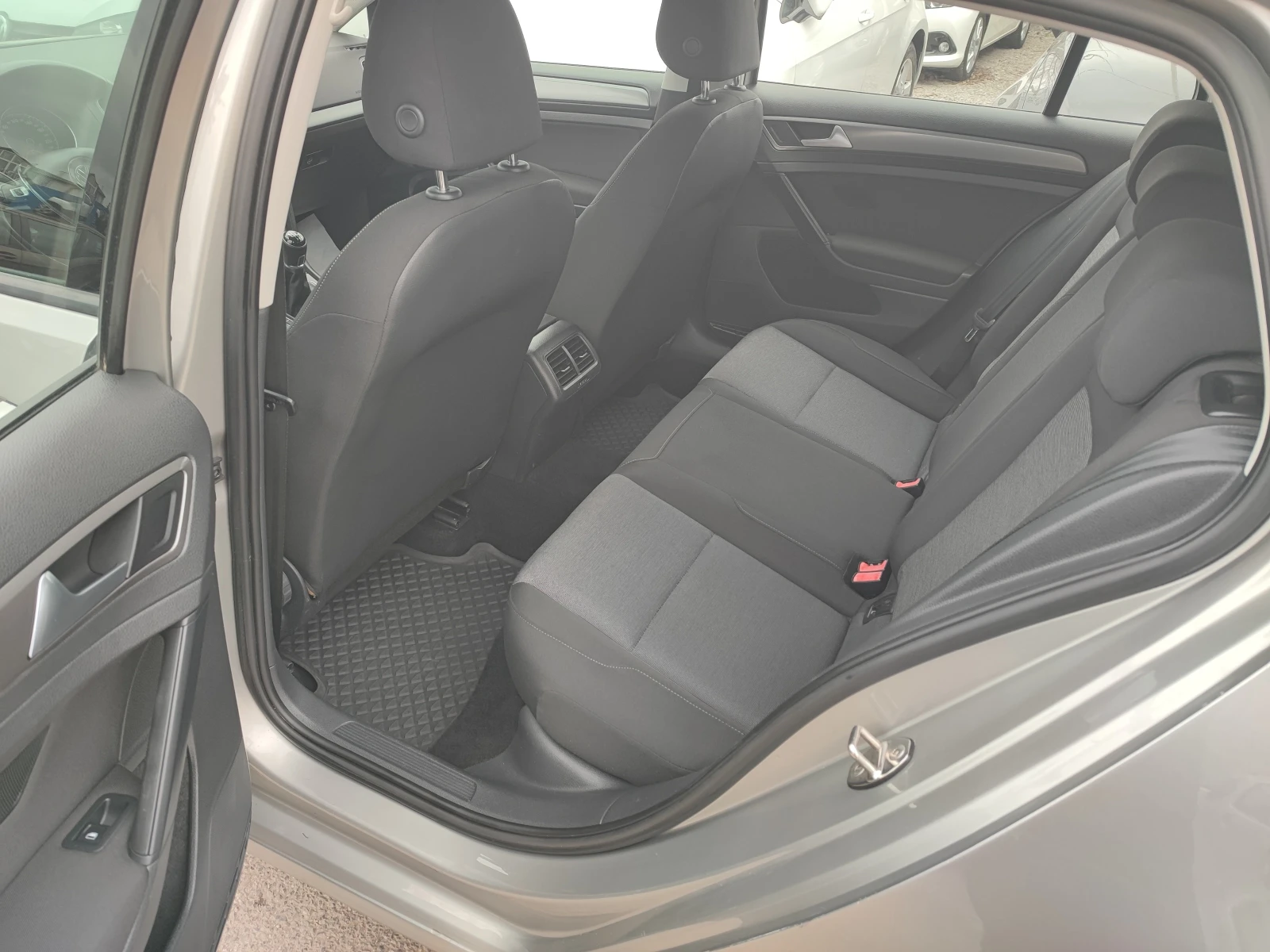 VW Golf 1.4TSI-122ks-6sk-ПАРКТРОНИК, снимка 15 - Автомобили и джипове - 53947599