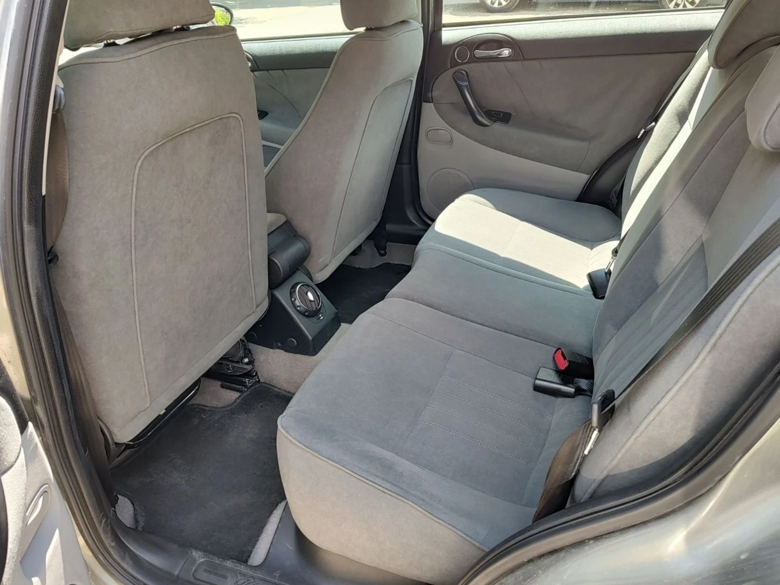 Alfa Romeo 147 1.6 Twin Spark (Facelift), снимка 9 - Автомобили и джипове - 54174892