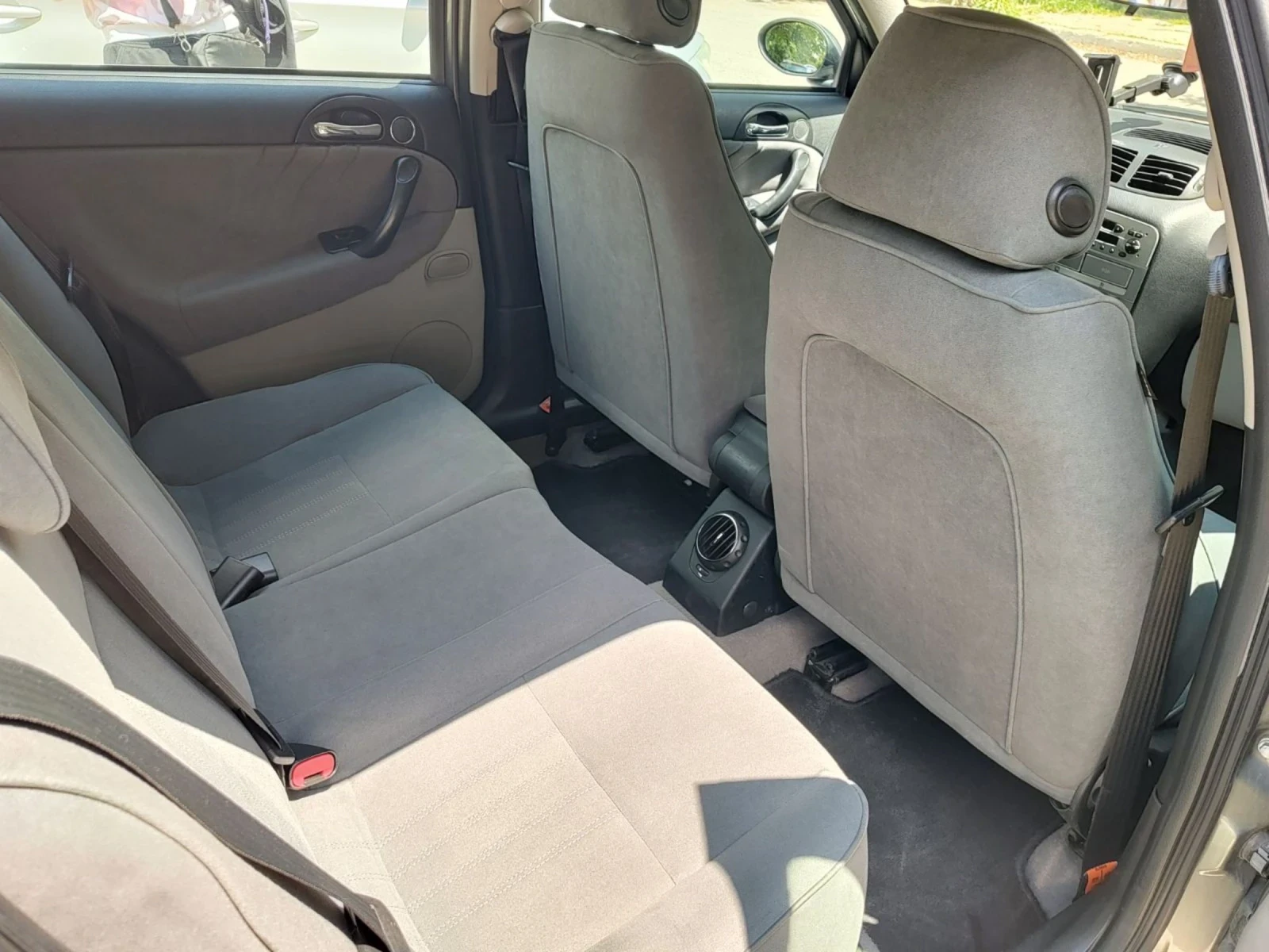 Alfa Romeo 147 1.6 Twin Spark (Facelift), снимка 8 - Автомобили и джипове - 54174892