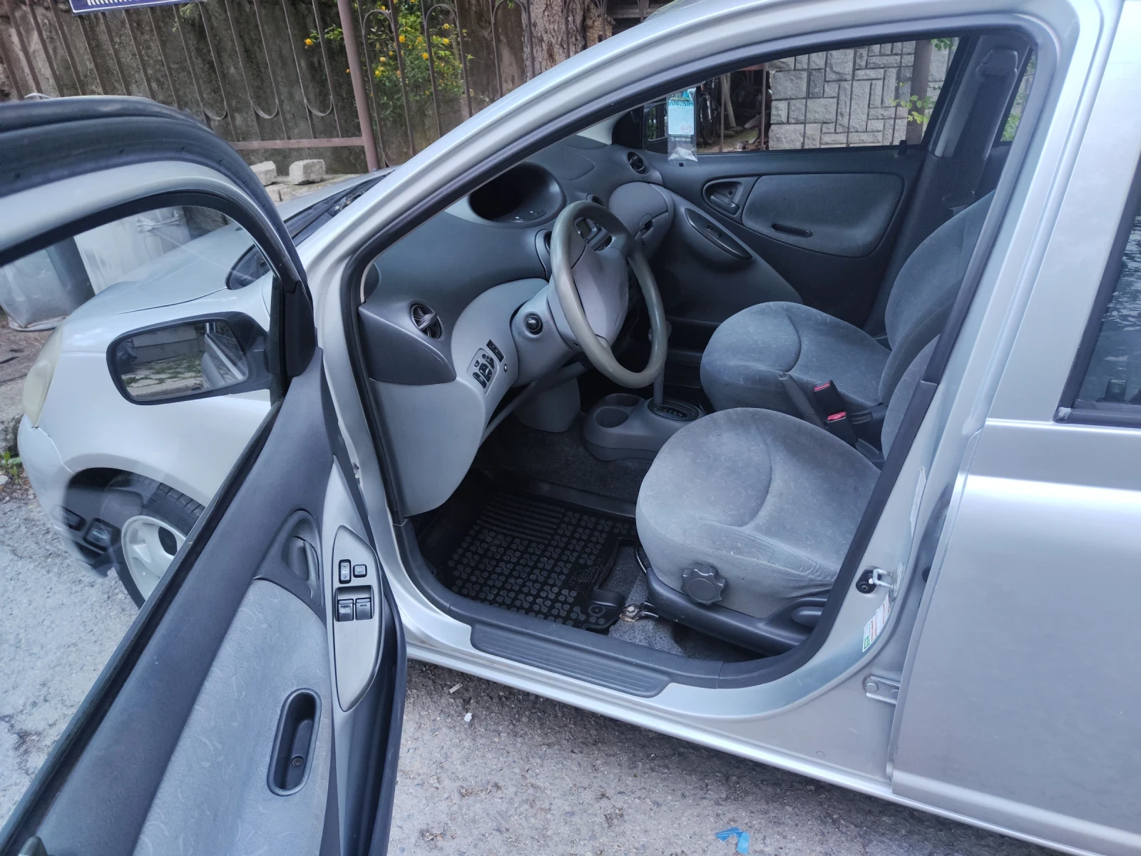 Toyota Yaris, снимка 6 - Автомобили и джипове - 55452006