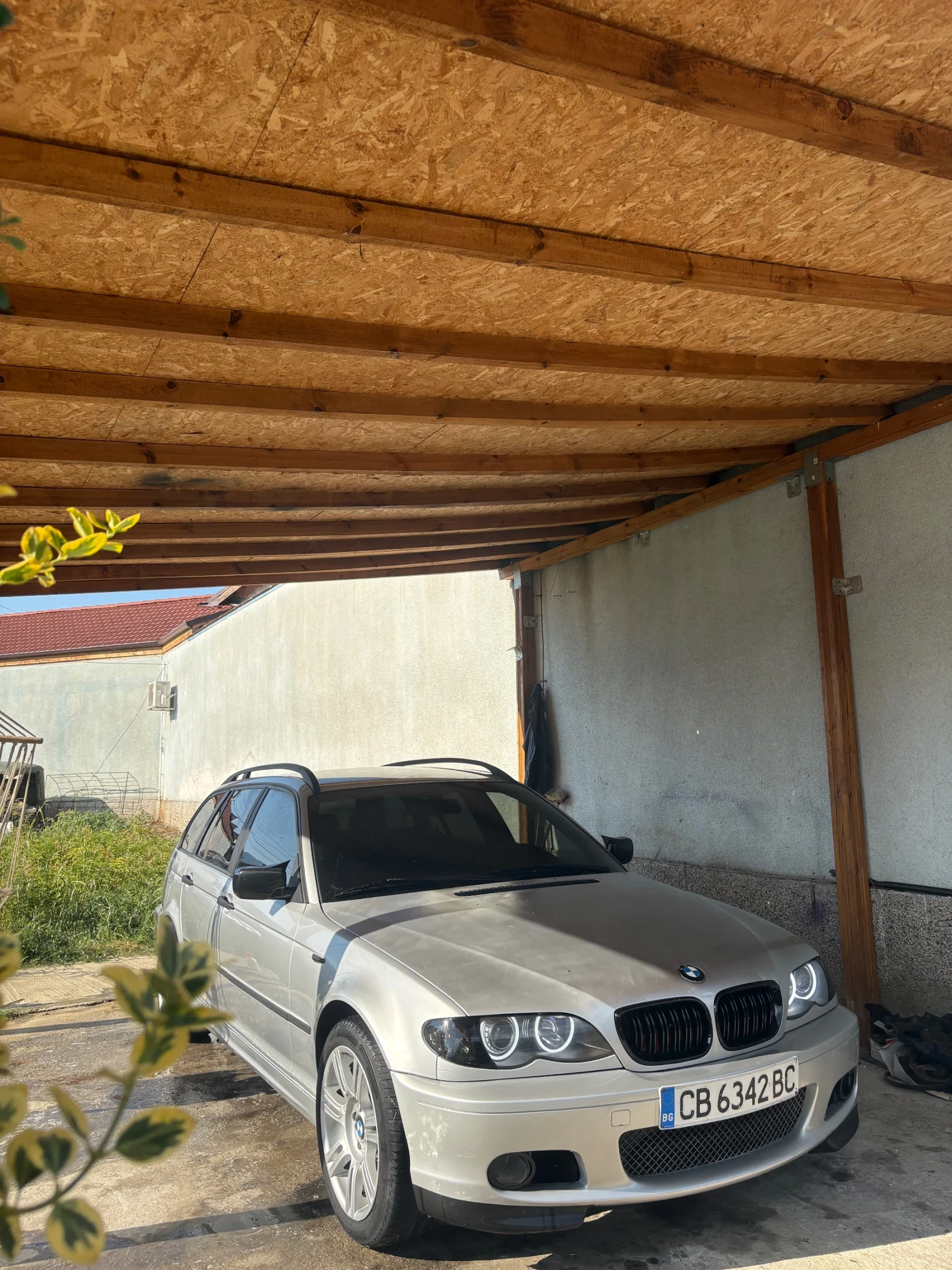 BMW 320, снимка 2 - Автомобили и джипове - 55599546