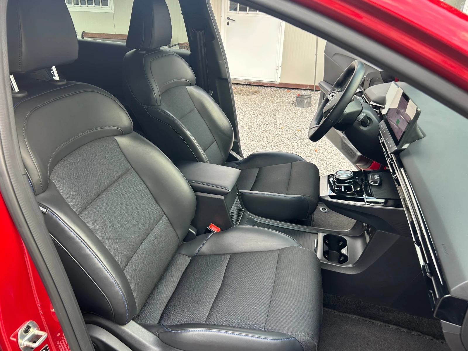 Mg MG4 Luxury | 2024г. | 20, 000км! | 204 кс. | , снимка 11 - Автомобили и джипове - 56023373