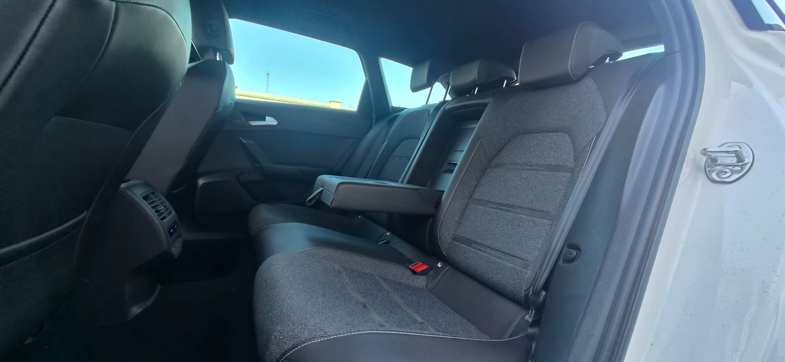 Seat Leon Xcellence  LED DIGITAL КОЖА 98 000км., снимка 9 - Автомобили и джипове - 56093739
