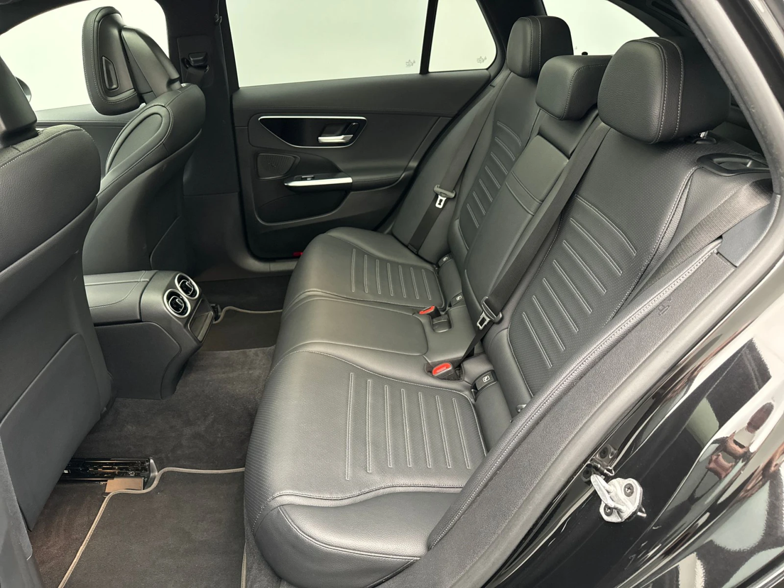 Mercedes-Benz C 200 Break AMG Line  Panorama Navi Leather BURMEISTER, снимка 8 - Автомобили и джипове - 56197091