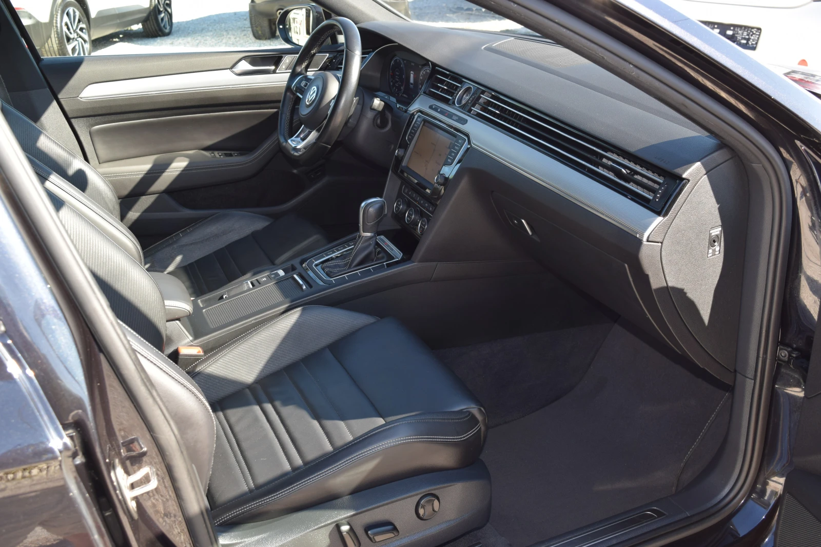 VW Passat R-Line* 4Motion* 2.0BiTdi* 240 kc* FULL, снимка 11 - Автомобили и джипове - 56211112