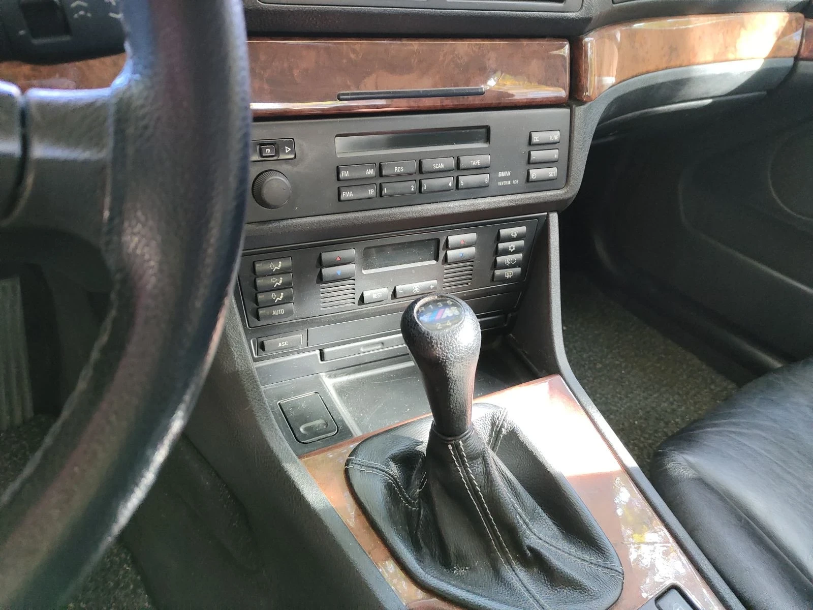 BMW 320, снимка 8 - Автомобили и джипове - 56465537