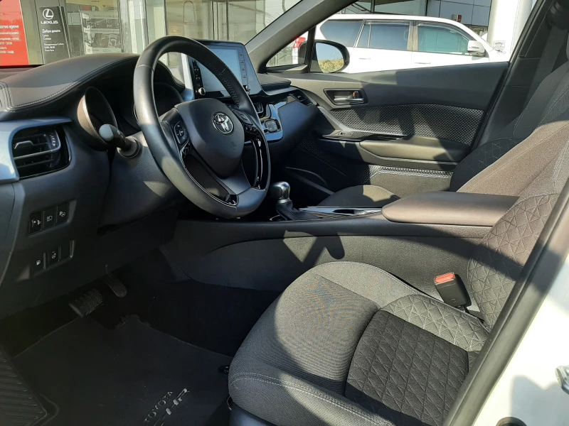 Toyota C-HR 2.0 HSD Team D, снимка 15 - Автомобили и джипове - 48331240