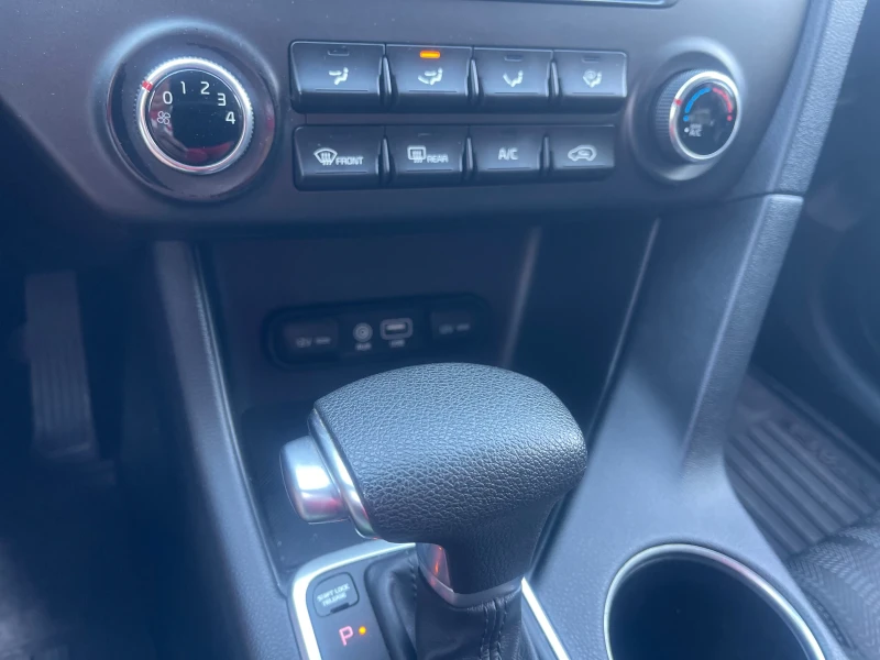 Kia Sportage AWD, снимка 10 - Автомобили и джипове - 52230080