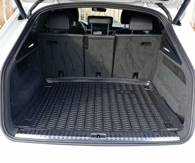 Audi Q8 55 TFSI V6 340 кс. quattro Mild Hybrid Tiptronic, снимка 10 - Автомобили и джипове - 52564326