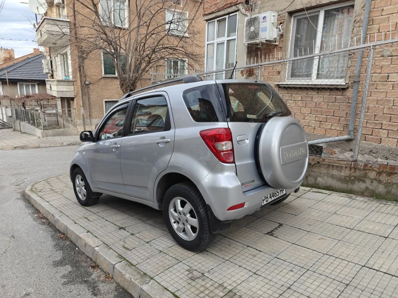 Daihatsu Terios 1.5 | Фабрична Газ | 4х4 | , снимка 3 - Автомобили и джипове - 52974348