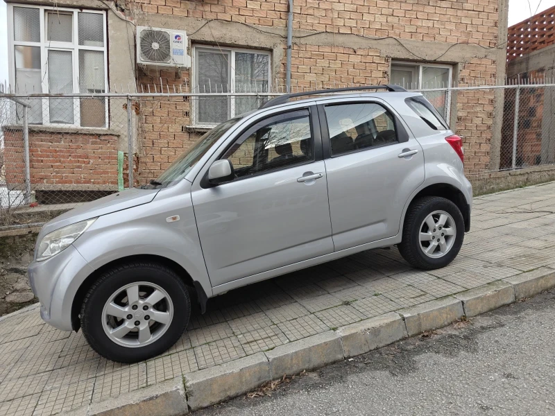Daihatsu Terios 1.5 | Фабрична Газ | 4х4 | , снимка 2 - Автомобили и джипове - 52974348