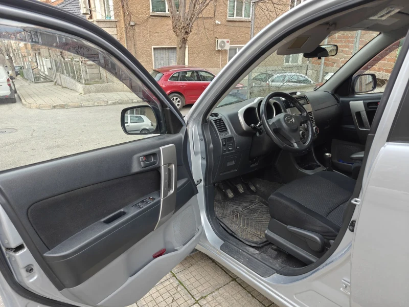 Daihatsu Terios 1.5 | Фабрична Газ | 4х4 | , снимка 8 - Автомобили и джипове - 52974348