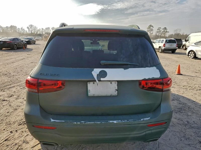 Mercedes-Benz GLA 250 2.0L 4 Front-wheel Drive - изображение 9