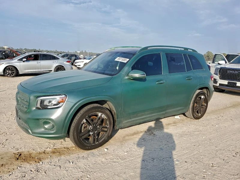 Mercedes-Benz GLA 250 2.0L 4 Front-wheel Drive