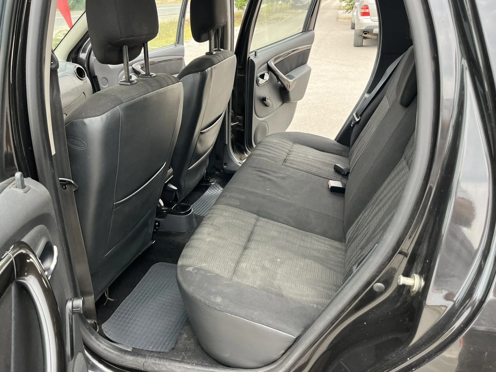 Dacia Duster 1.5DCI 107к EURO 5A 6 ск КЛИМАТИК ВНОС ИТАЛИЯ - изображение 9