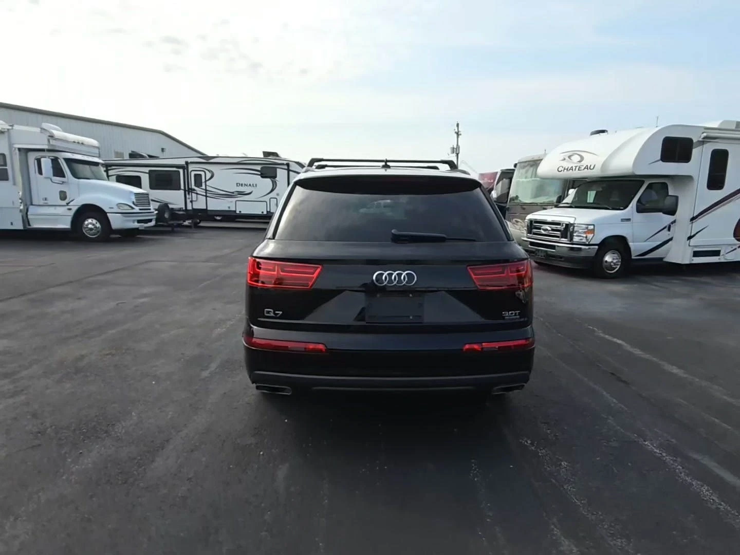 Audi Q7 Prestige * ЦЕНА ДО БЪЛГАРИЯ* (CARFAX) - изображение 4
