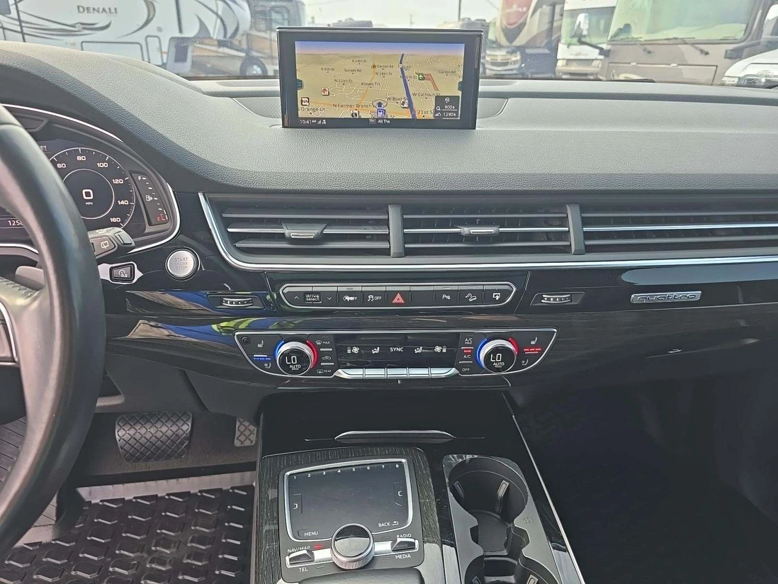 Audi Q7 Prestige * ЦЕНА ДО БЪЛГАРИЯ* (CARFAX) - изображение 10
