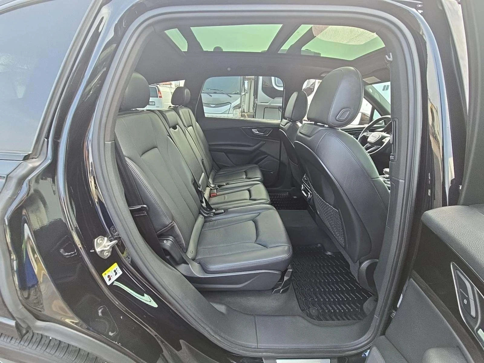 Audi Q7 Prestige * ЦЕНА ДО БЪЛГАРИЯ* (CARFAX) - изображение 6