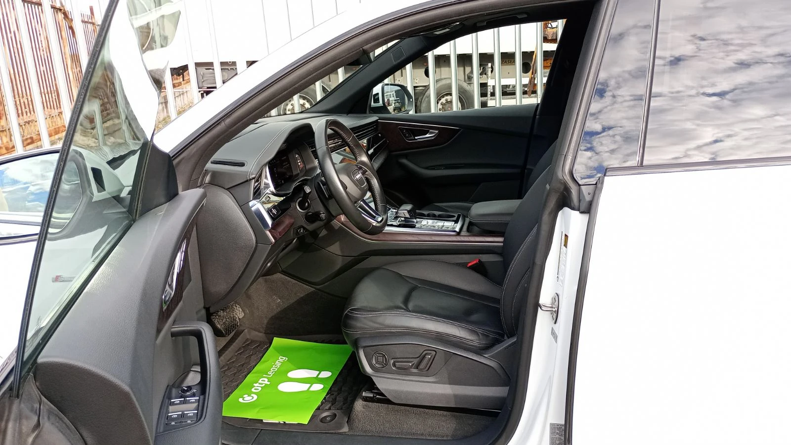 Audi Q8 55 TFSI V6 340 кс. quattro Mild Hybrid Tiptronic - изображение 5