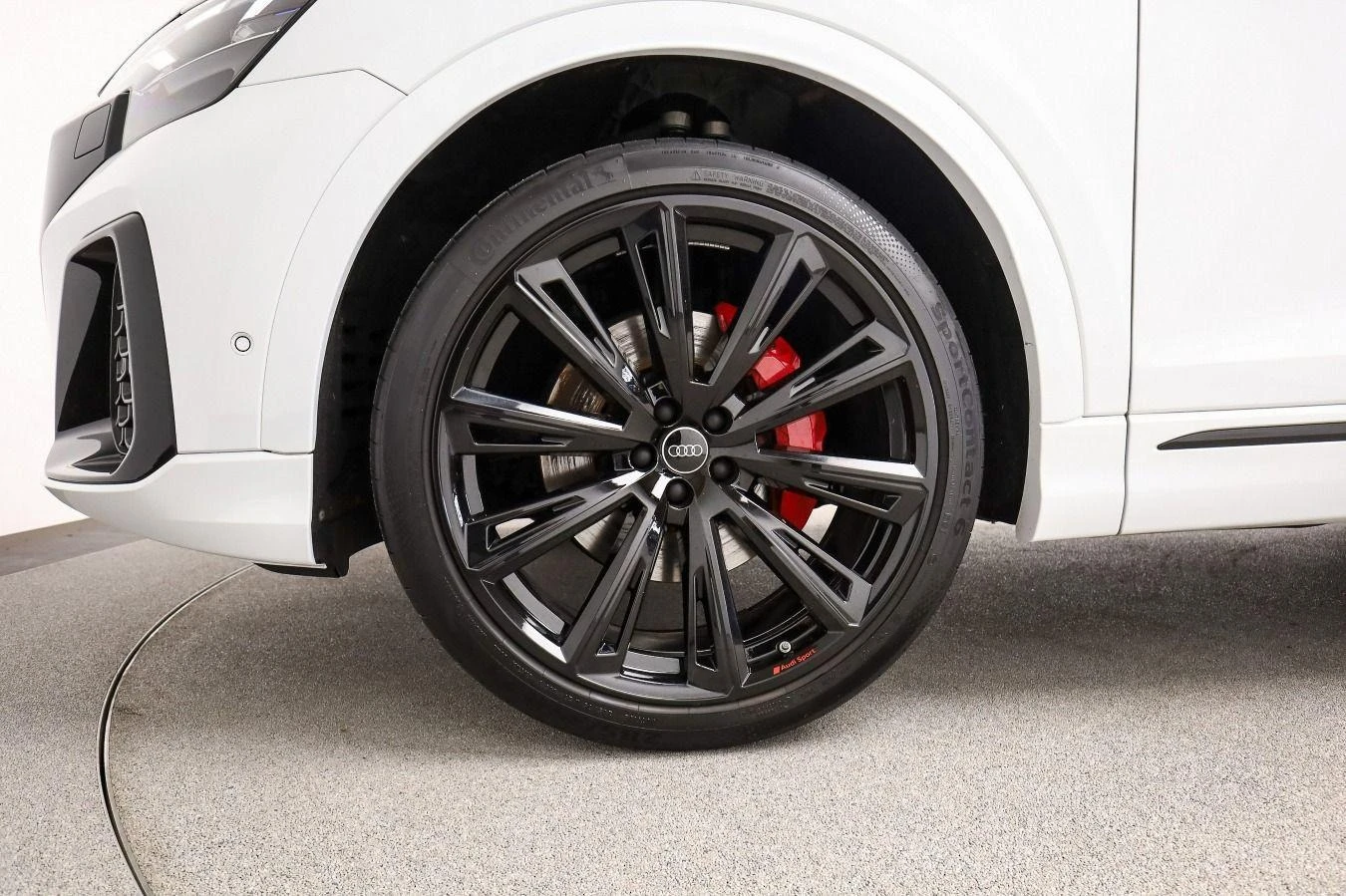 Audi Q8 55 TFSI/FACELIFT/S-LINE/B&O 3D/PANO/MATRIX/360/ - изображение 4