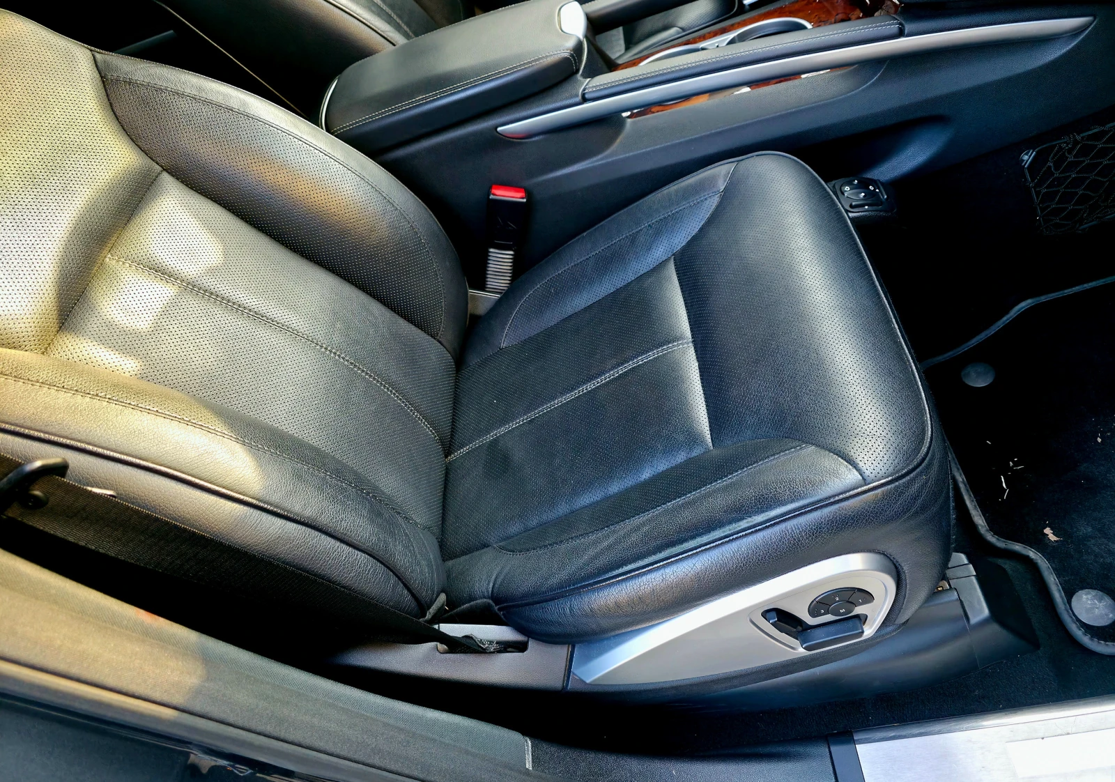 Mercedes-Benz GL 550, снимка 14 - Автомобили и джипове - 53760519