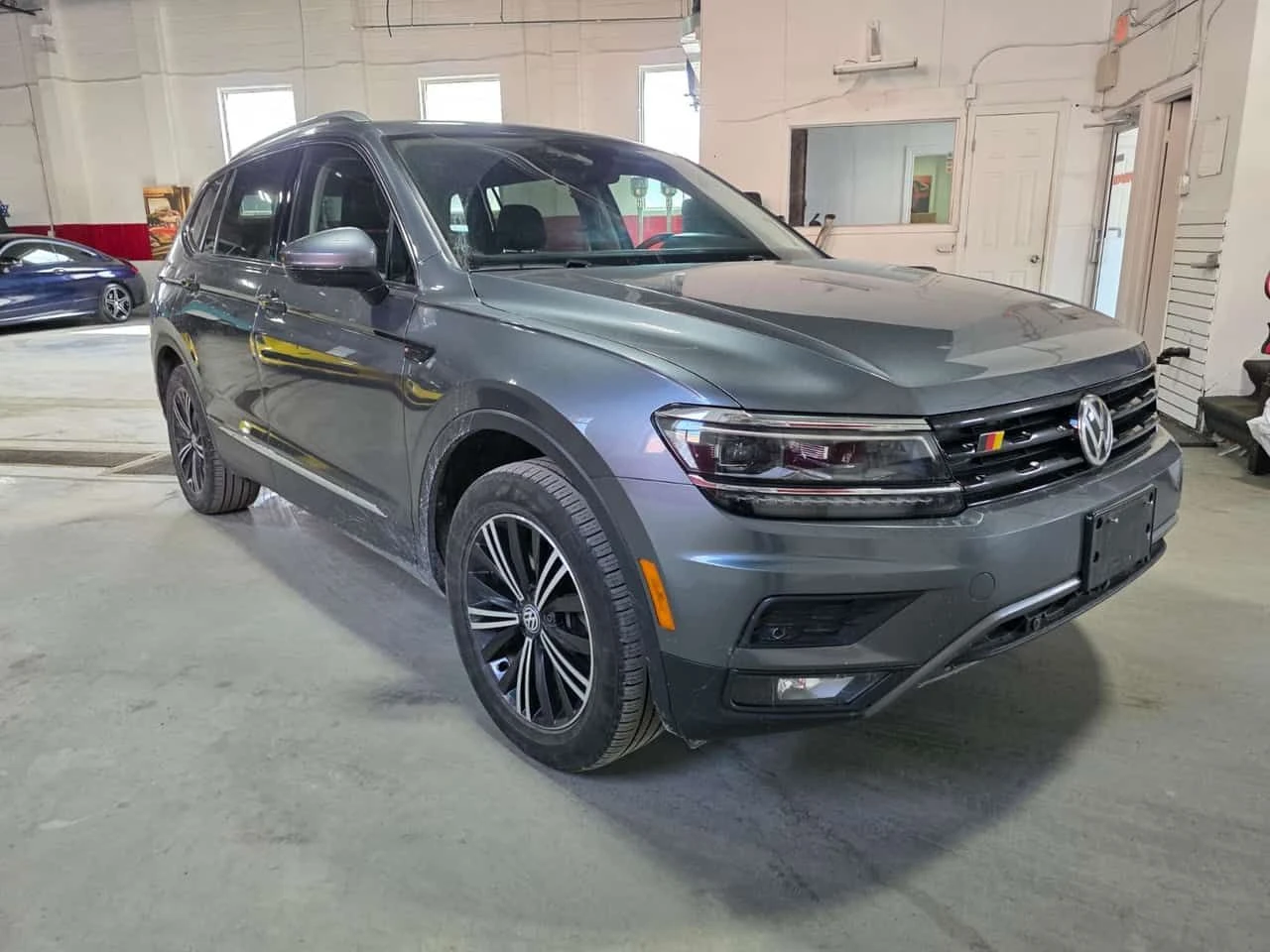 VW Tiguan Highline | ПОДГРЕВИ | ПАНОРАМА | KEYLESS | CARFAX, снимка 4 - Автомобили и джипове - 54009361