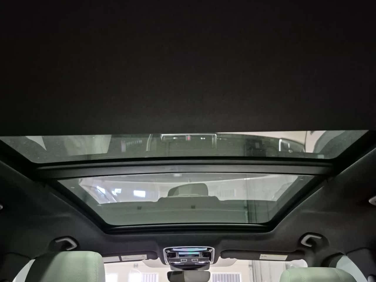 Land Rover Range Rover Velar R DYNAMIC SE| PANO| ПОДГРЕВИ| ПАМЕТ| , снимка 13 - Автомобили и джипове - 54790367