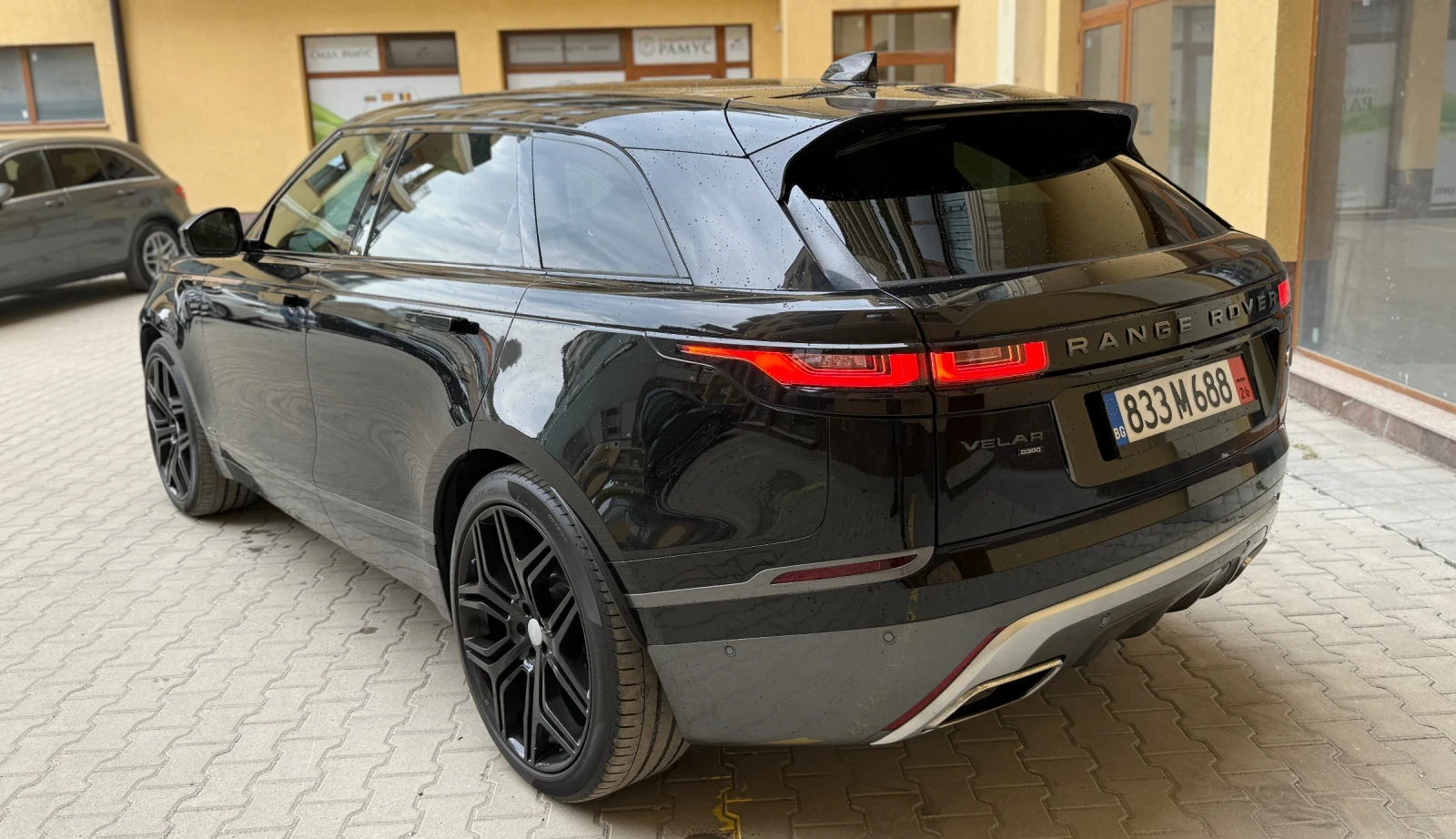Land Rover Range Rover Velar * R-Dynamic* 3.0D* 22 цола* Уникат* , снимка 6 - Автомобили и джипове - 55021708