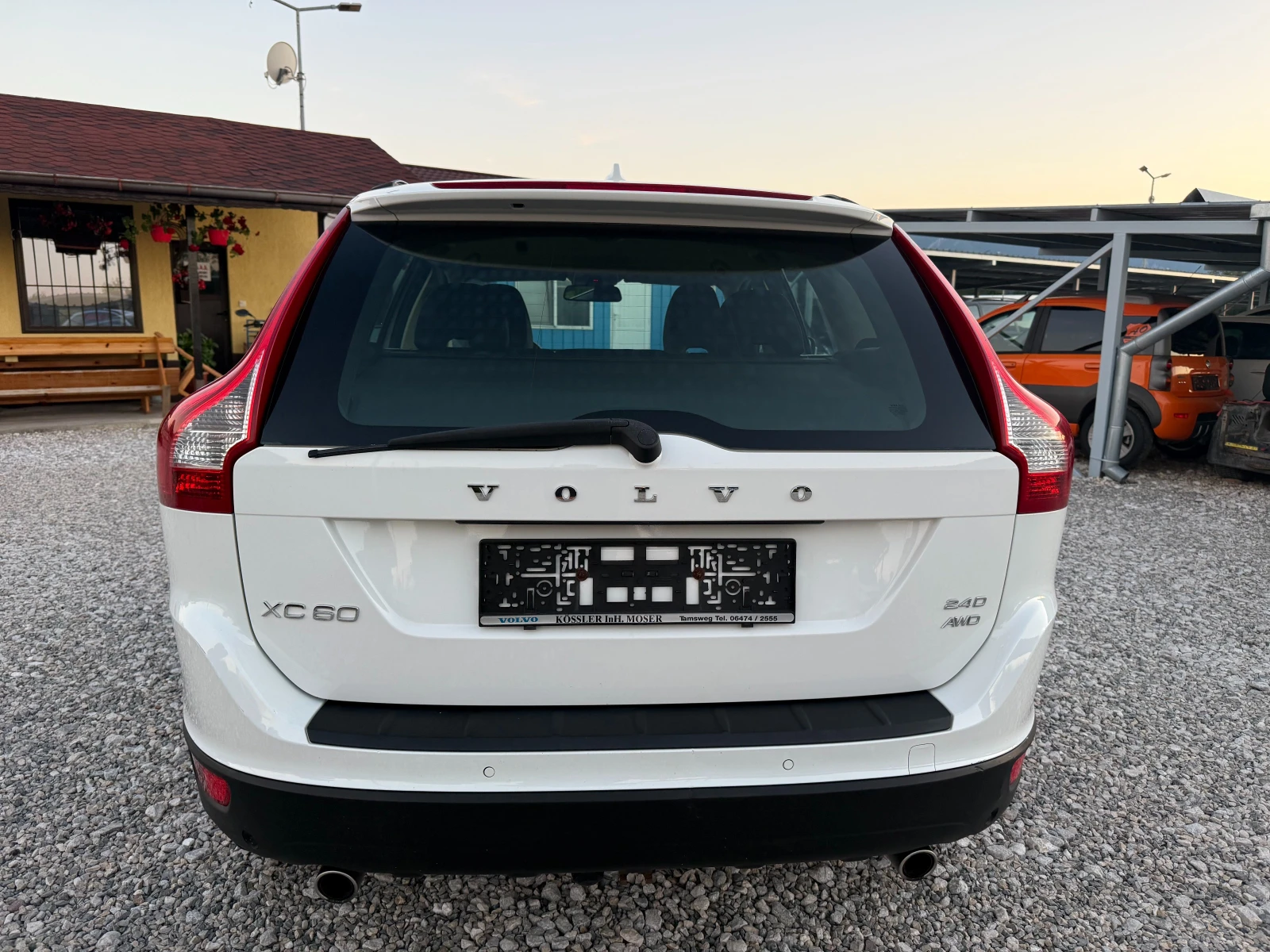 Volvo XC60 2, 4 D НОВ ВНОС !! 4X4  , снимка 4 - Автомобили и джипове - 55066638