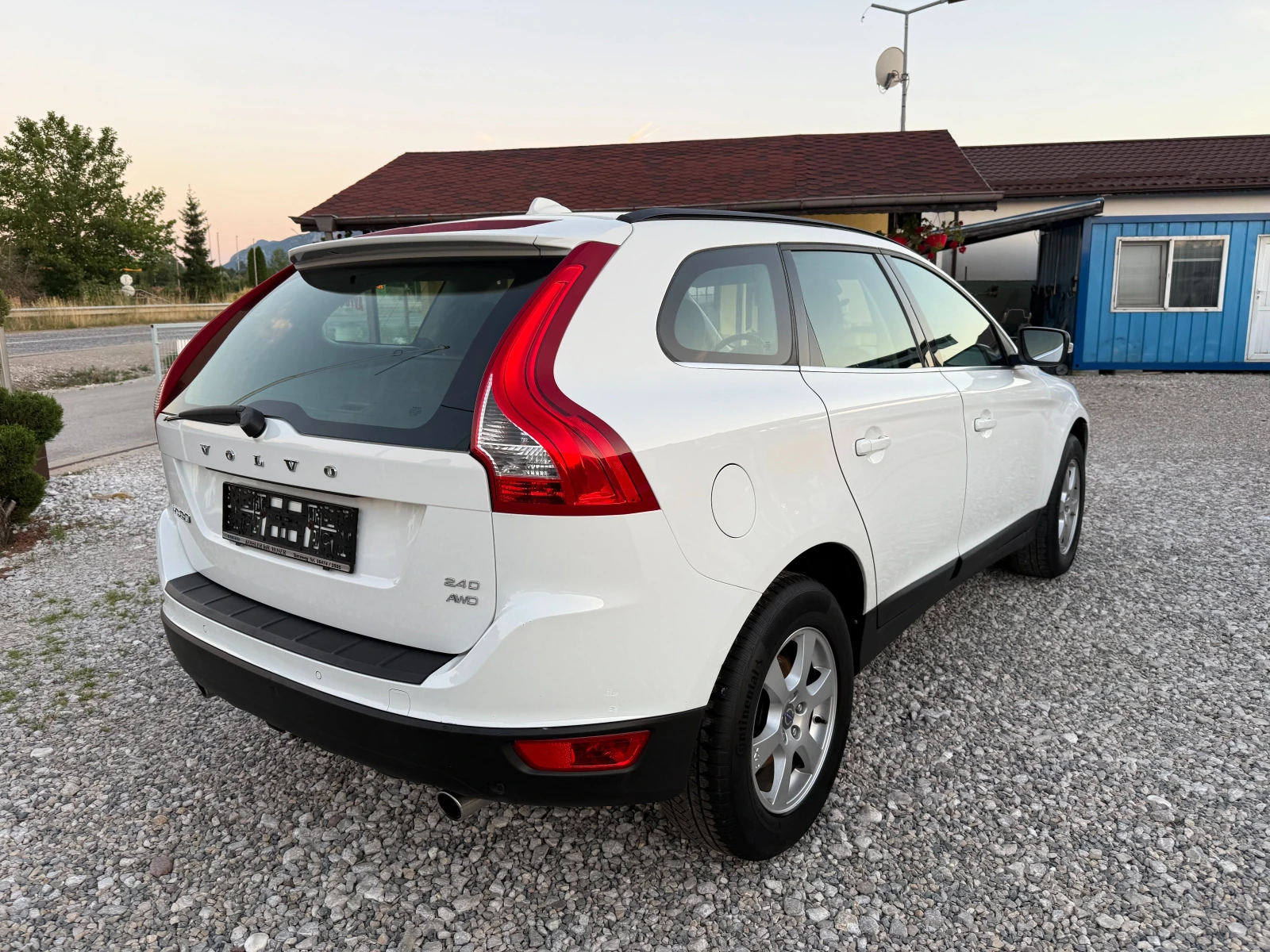 Volvo XC60 2, 4 D НОВ ВНОС !! 4X4  , снимка 5 - Автомобили и джипове - 55066638