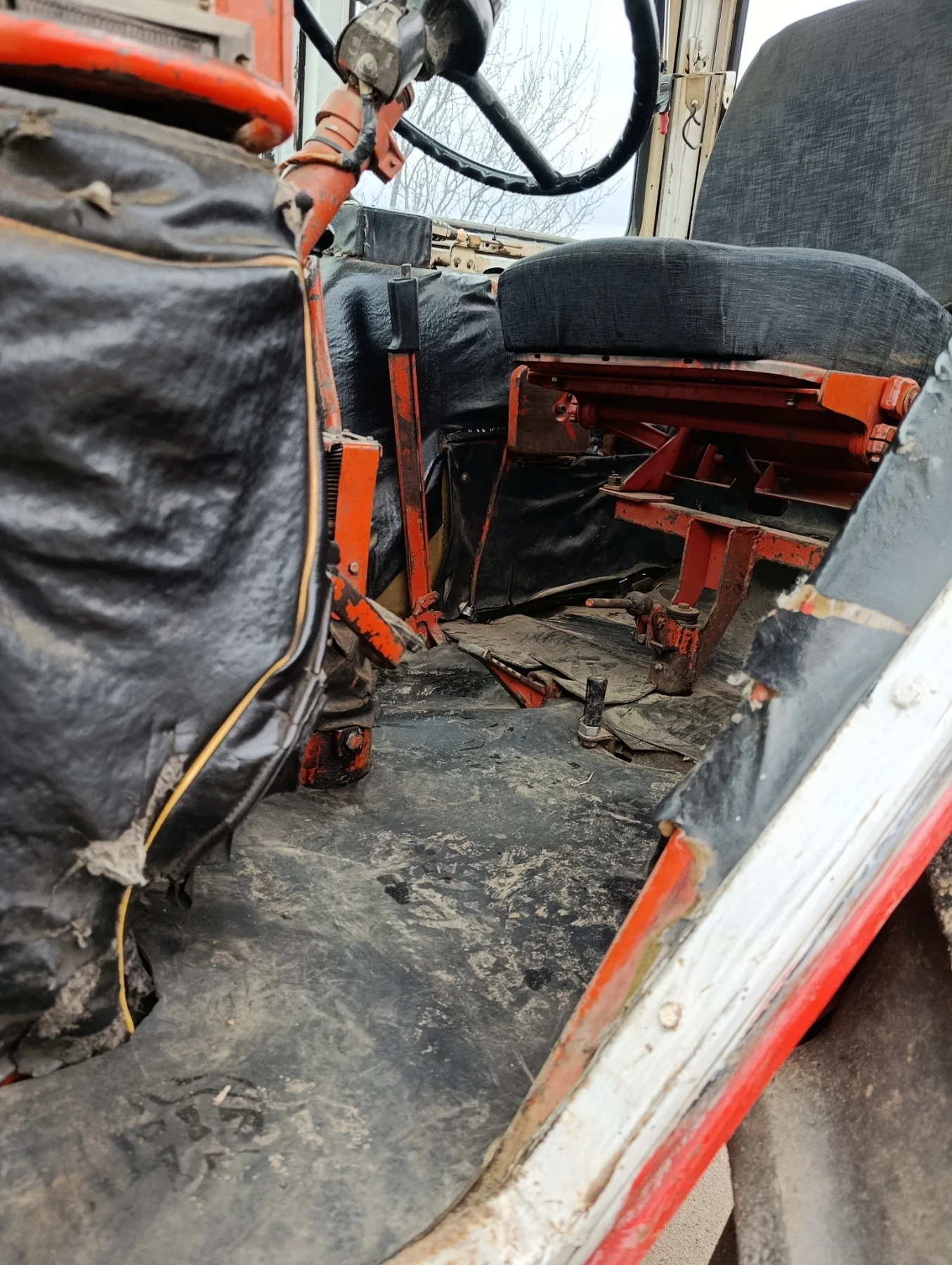 Трактор ЮМЗ, снимка 10 - Селскостопанска техника - 54028192